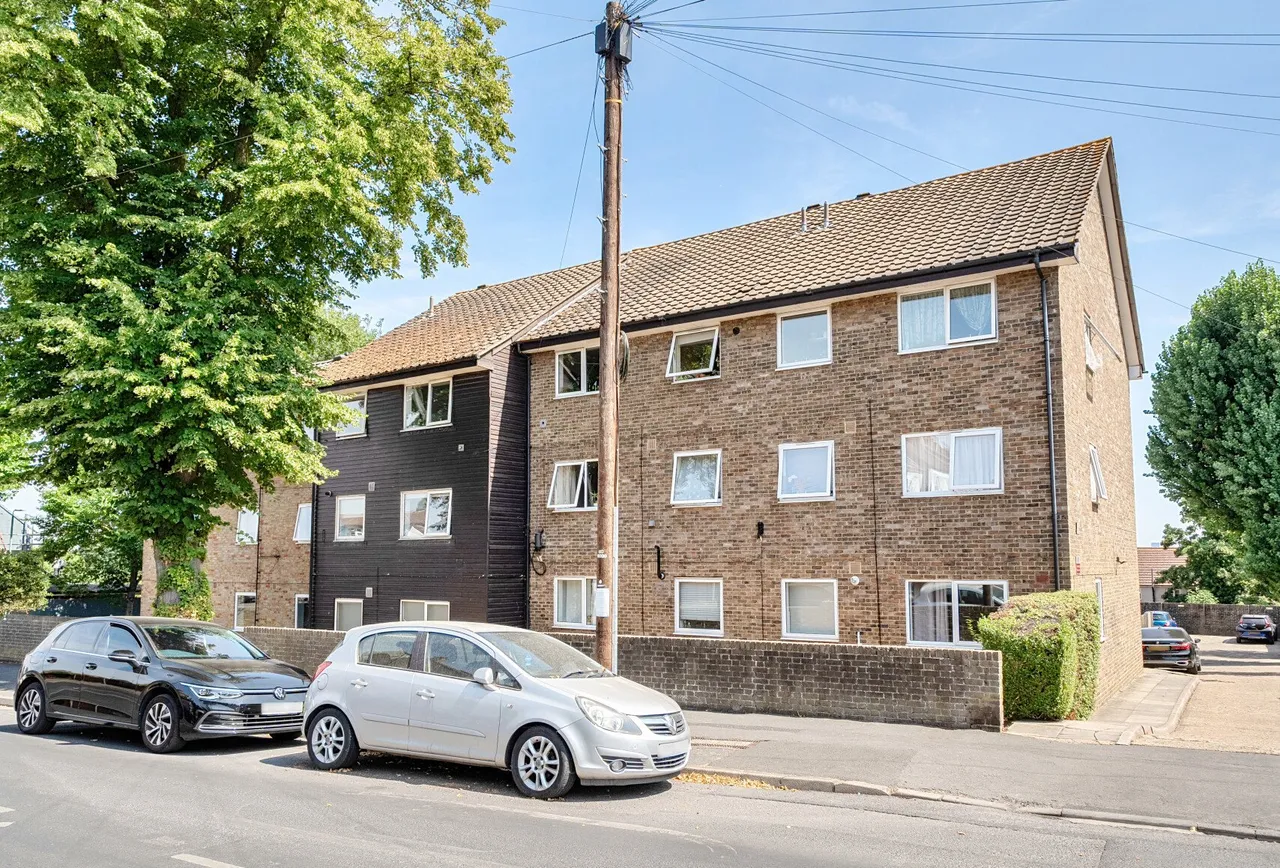 Benhill Road, Sutton, SM1 3RS, photo 2