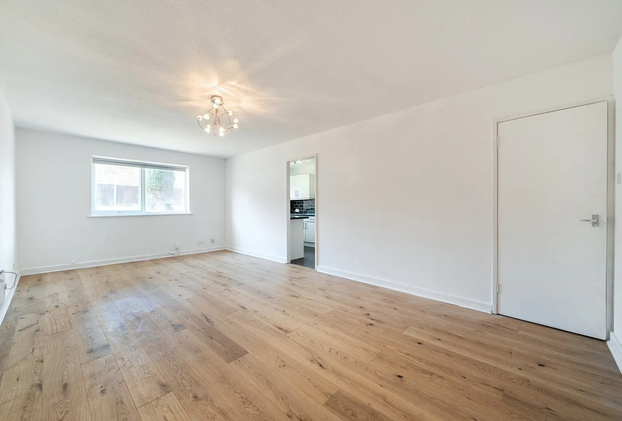2 bed flat for sale — Benhill Road, Sutton, SM1 3RS