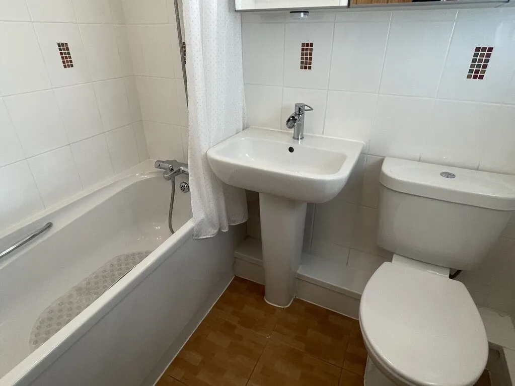 Cardigan Close, Batley, WF17, photo 6