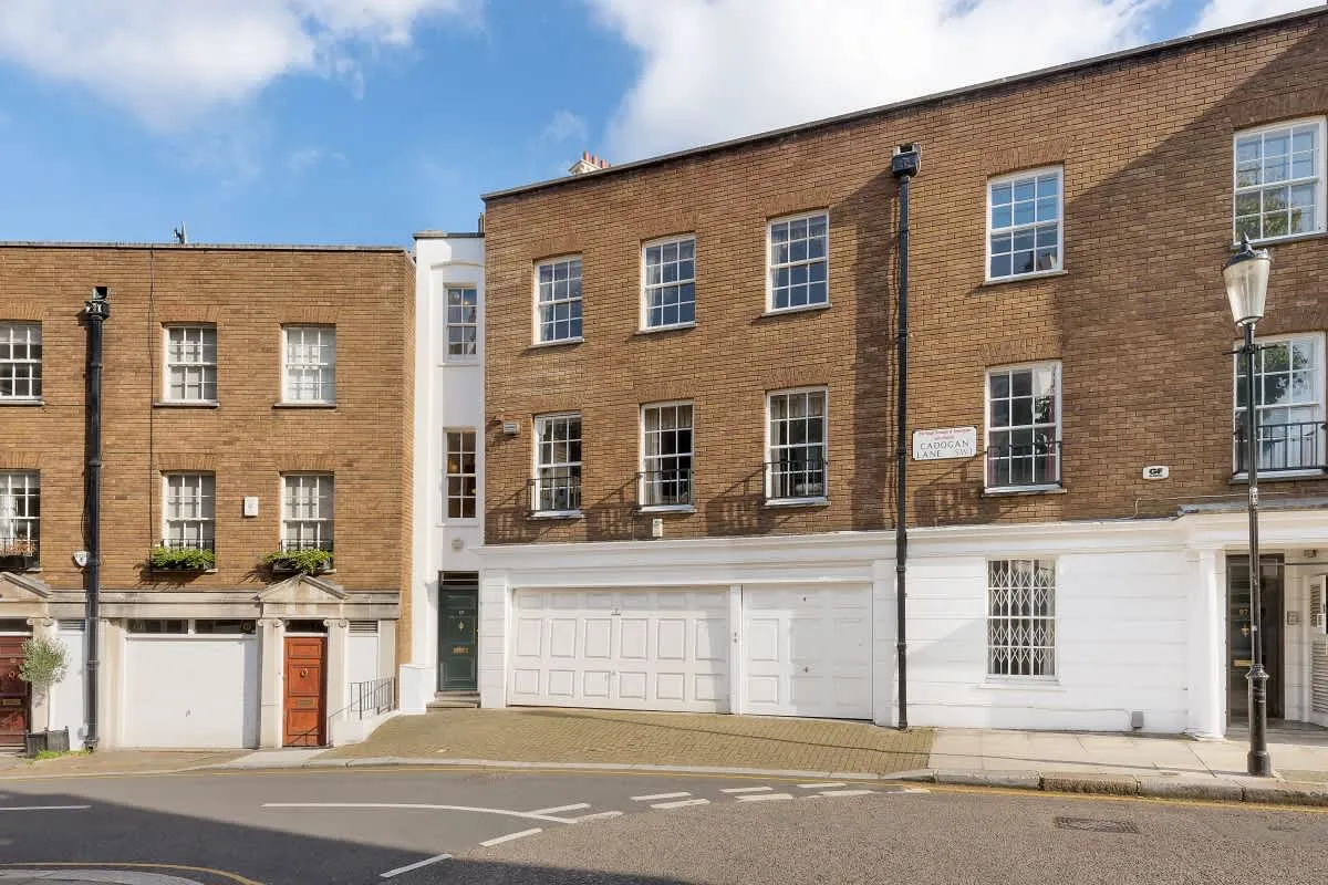 2 bed flat for sale, Cadogan Lane, London, SW1X