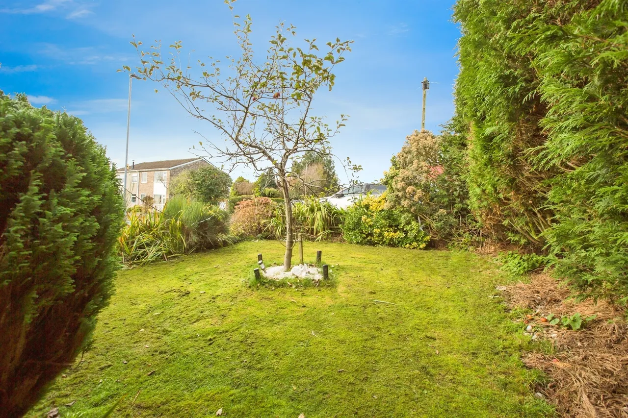 Ashlar Grove, Queensbury, BRADFORD, photo 9