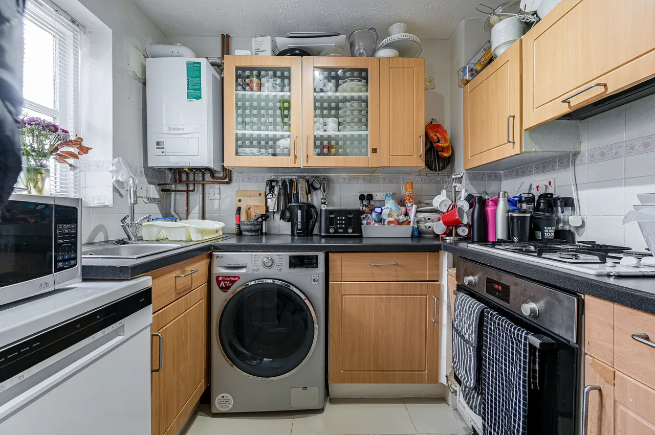 8 Britton Close, London, photo 4