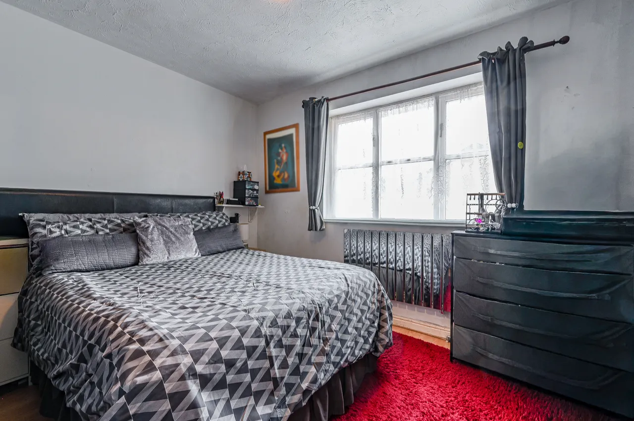 8 Britton Close, London, photo 12