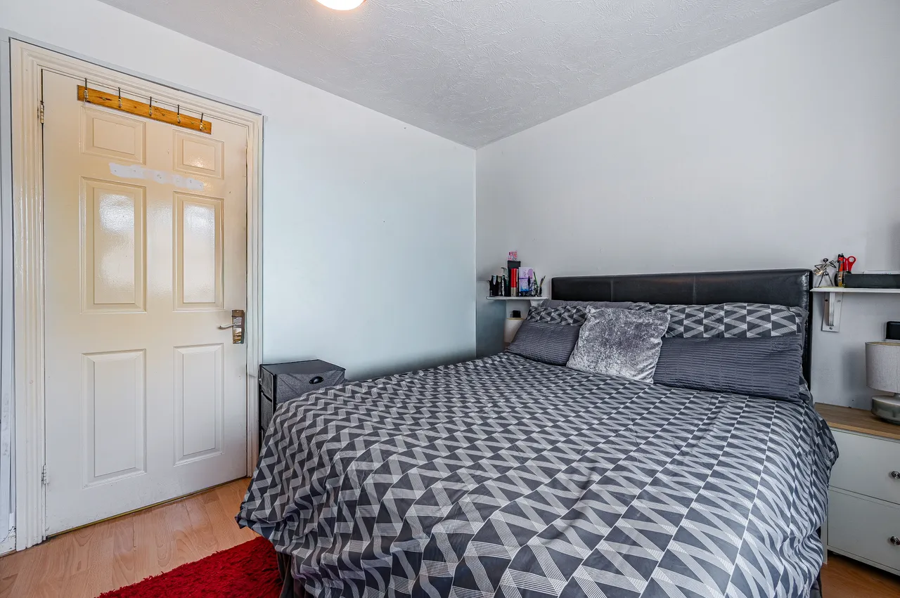 8 Britton Close, London, photo 9
