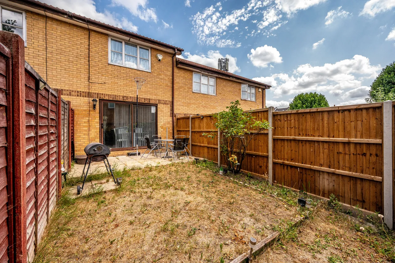8 Britton Close, London, photo 6