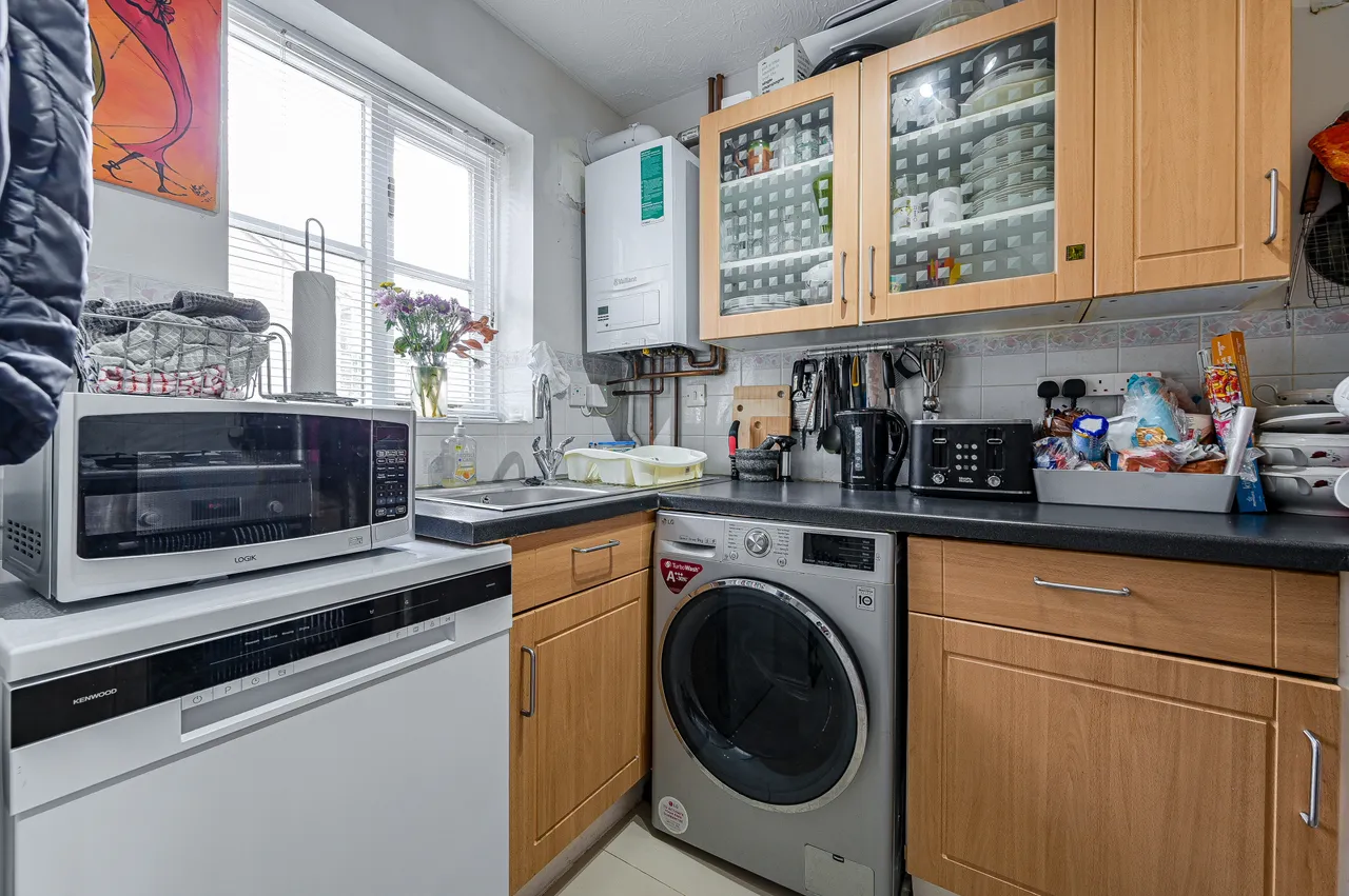 8 Britton Close, London, photo 11