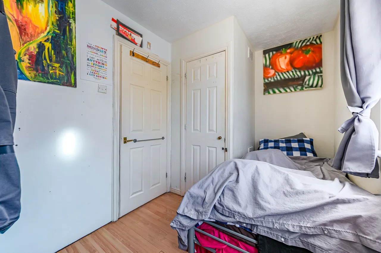 8 Britton Close, London, photo 5