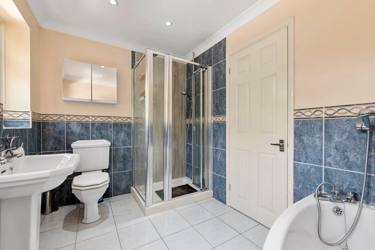 New Lodge Drive, Oxted, RH8, photo 13