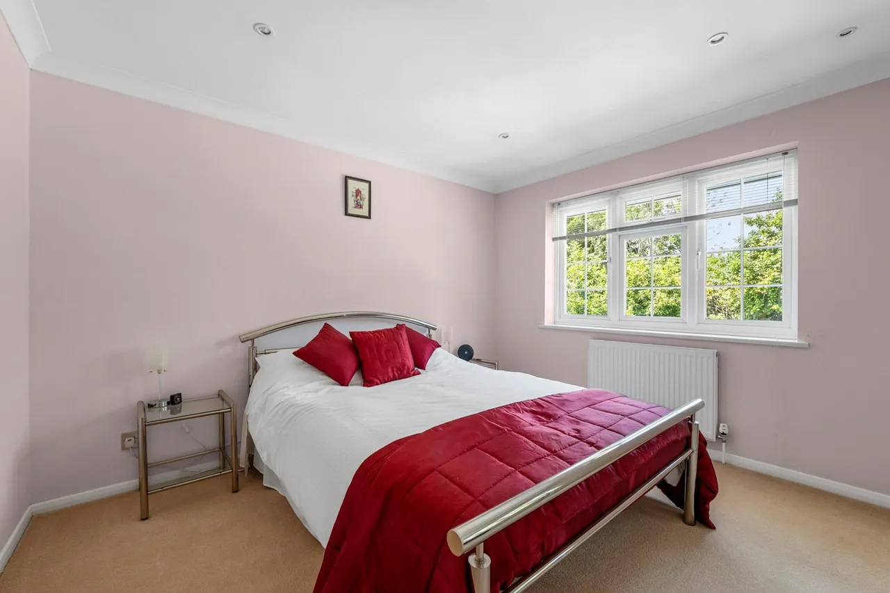 New Lodge Drive, Oxted, RH8, photo 12