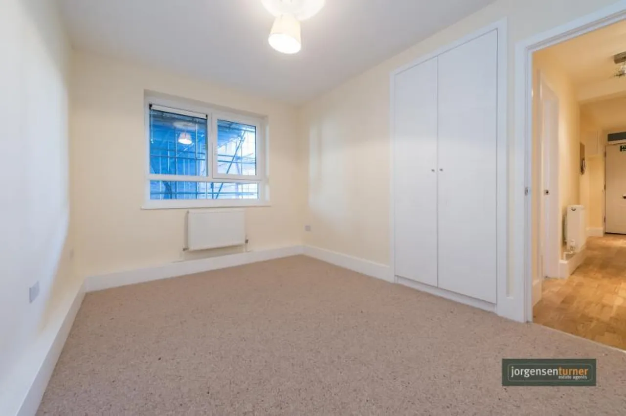 Brondesbury Road, Queens Park, NW6, photo 4