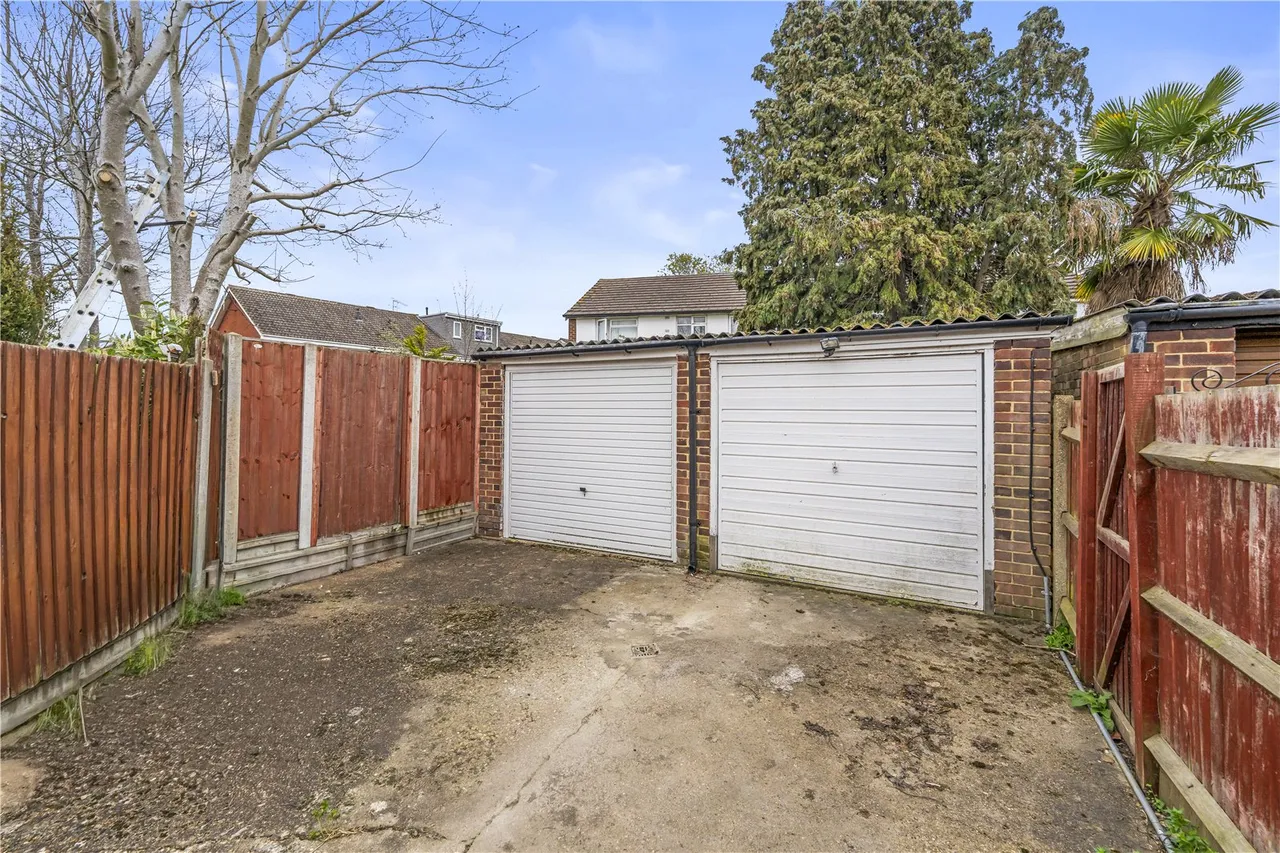 Fairholme Road, Ashford, TW15 2LH, photo 11