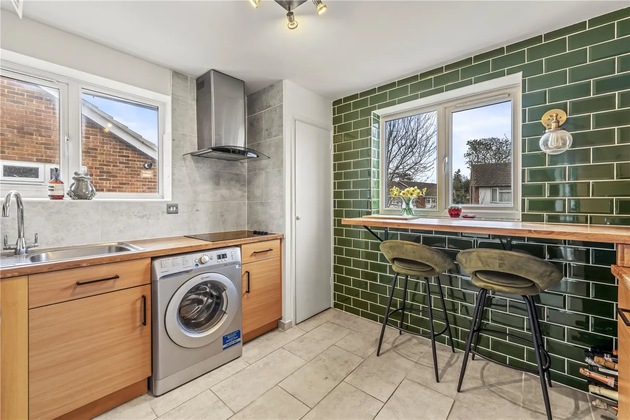 Fairholme Road, Ashford, TW15 2LH, photo 4