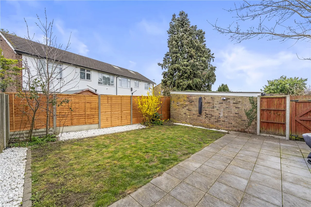 Fairholme Road, Ashford, TW15 2LH, photo 10