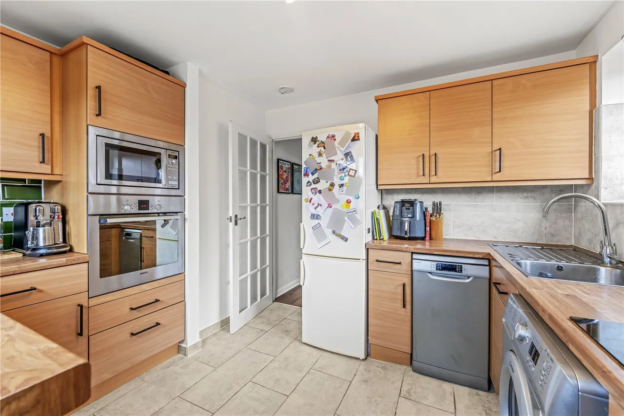 Fairholme Road, Ashford, TW15 2LH, photo 5
