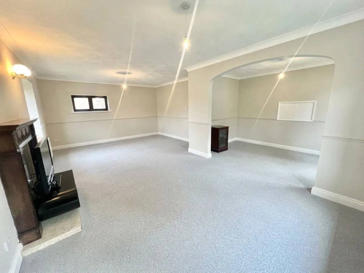 Gorseland Court, Wickersley, S66, photo 8