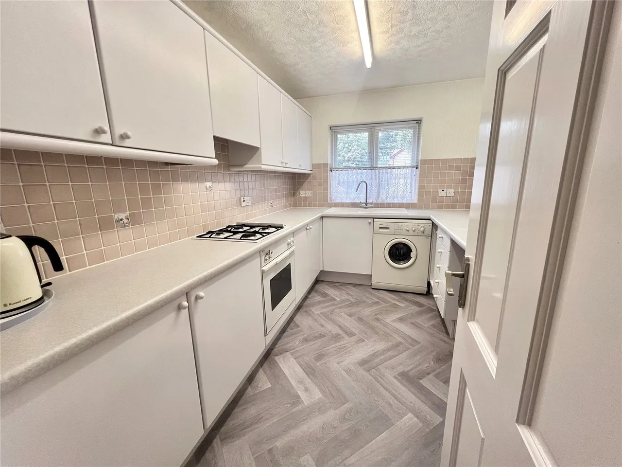 Gorseland Court, Wickersley, S66, photo 2