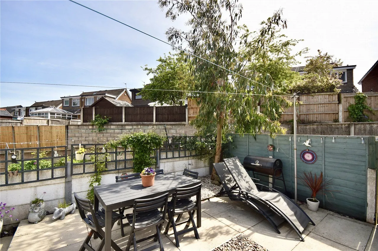Ashworth Close, Royton, OL2, photo 18