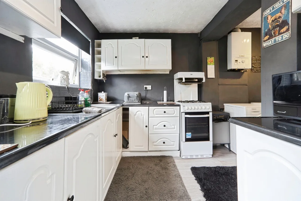Lane End, PUDSEY, photo 7