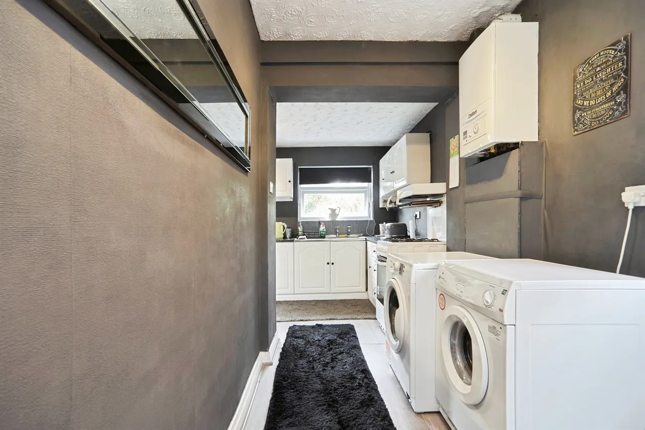 Lane End, PUDSEY, photo 8