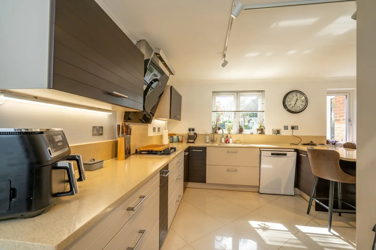 Outerwyke Road, Bognor Regis, photo 9