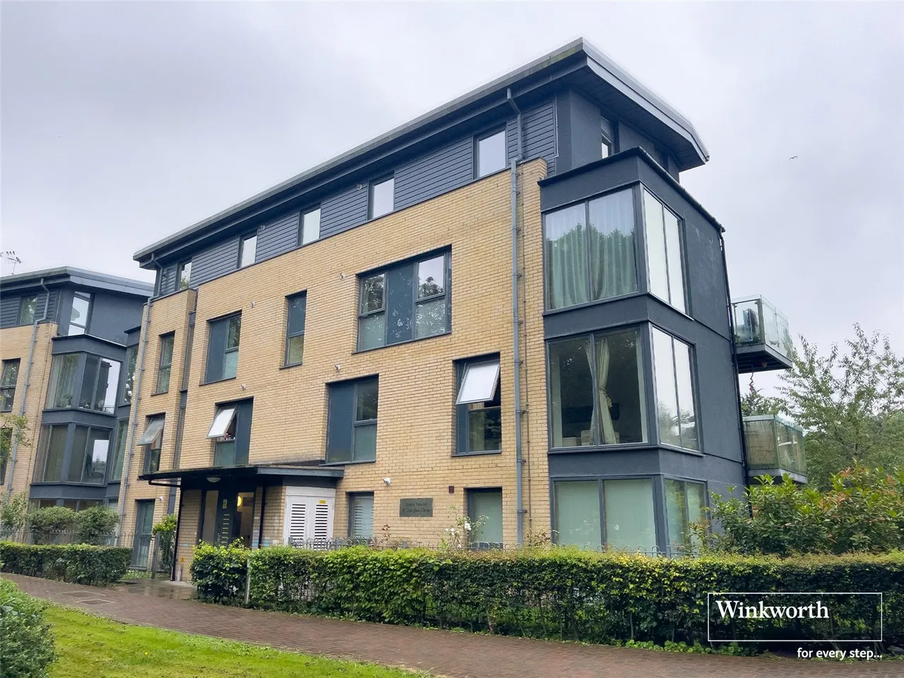 Essex House, 18 Douglas Close, Stanmore, Middlesex, HA7, photo 3