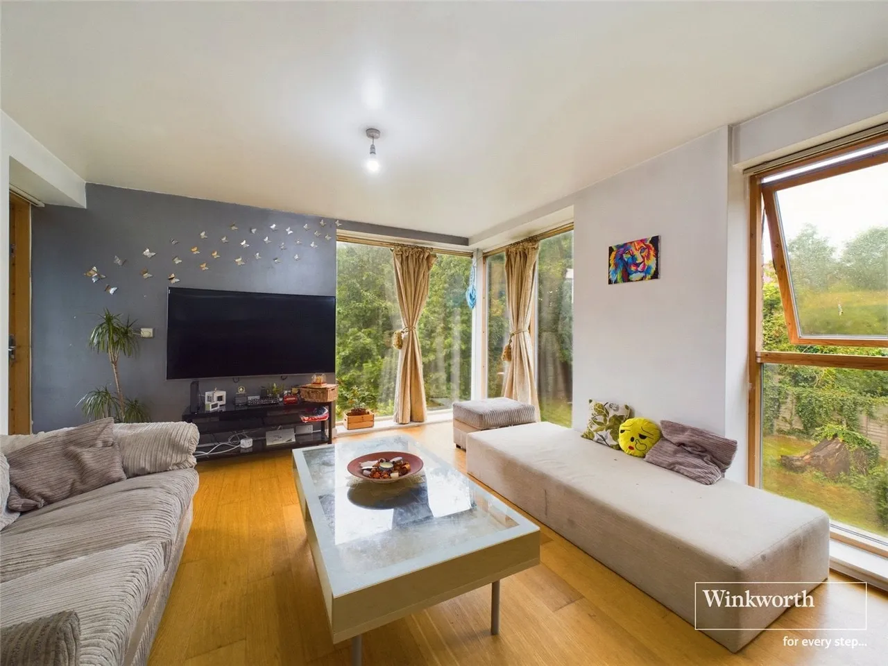 Essex House, 18 Douglas Close, Stanmore, Middlesex, HA7, photo 9