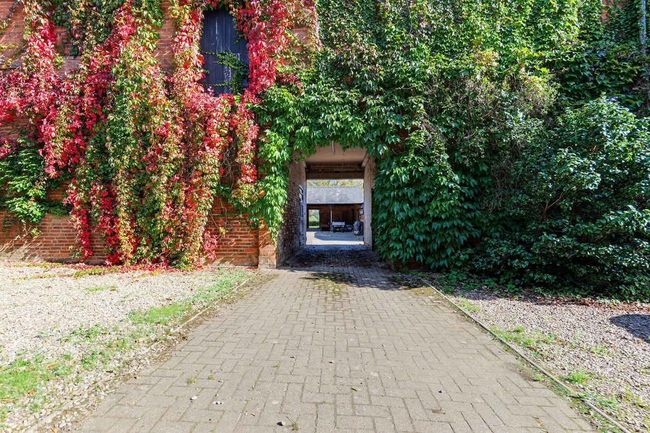 Manor Farm, The Green, LE16, photo 14
