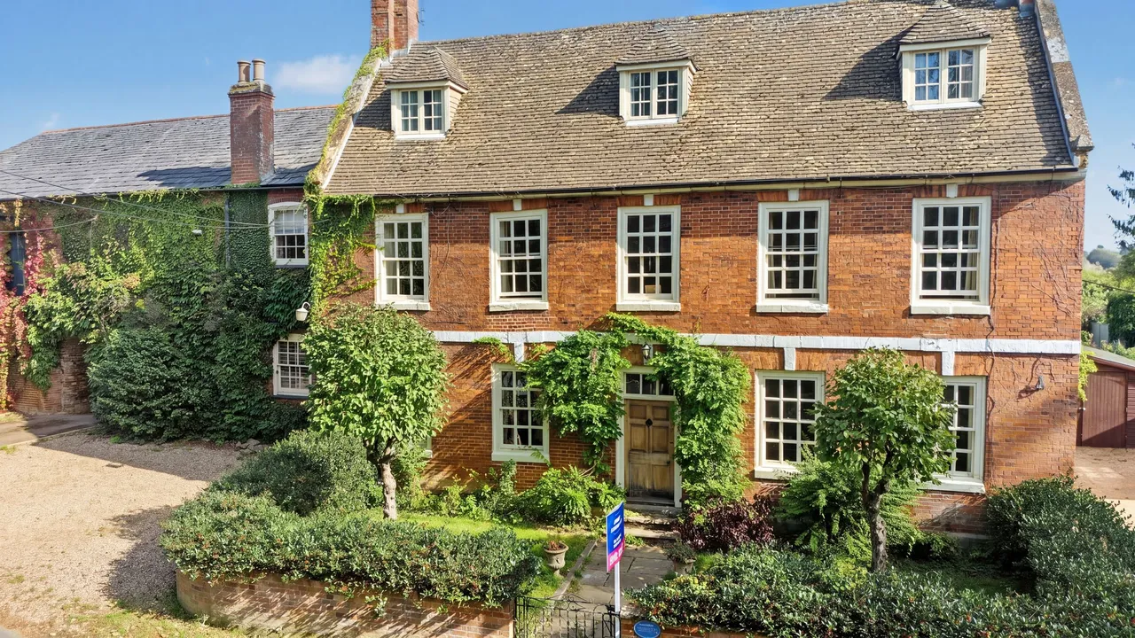 6 bed house for sale, Manor Farm, The Green, LE16