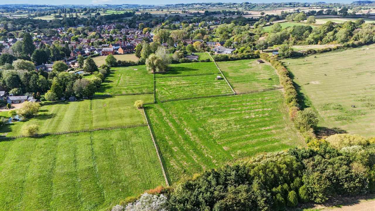 Manor Farm, The Green, LE16, photo 29