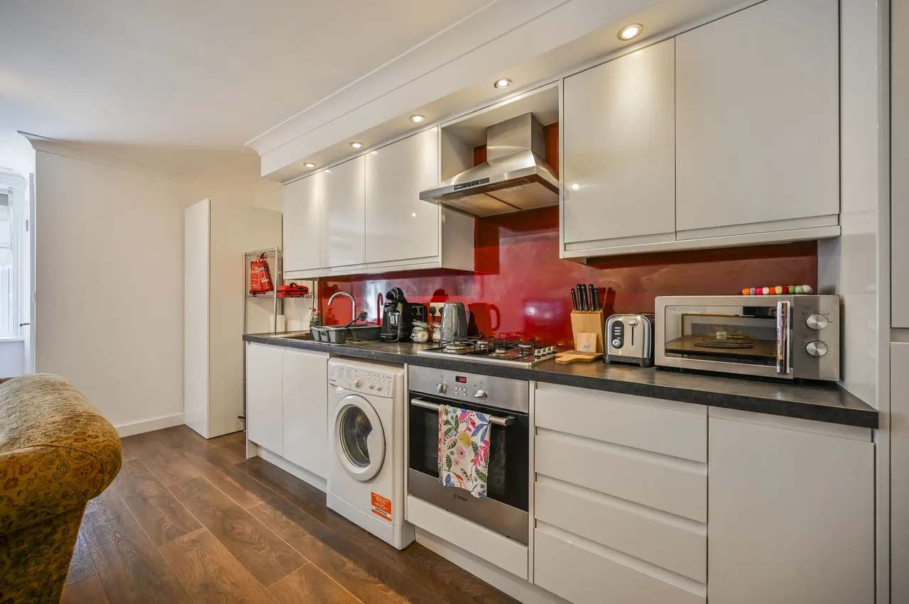 1, Wilding Court 64a, London, photo 7
