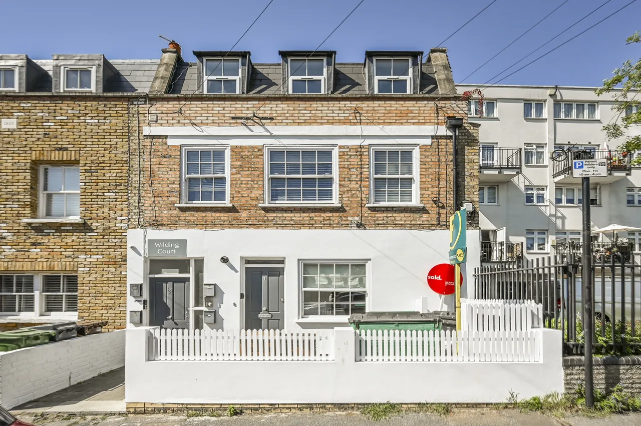 1, Wilding Court 64a, London, photo 11
