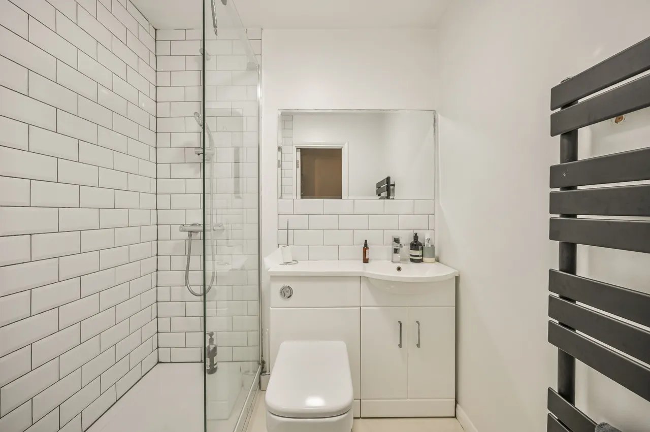 1, Wilding Court 64a, London, photo 9