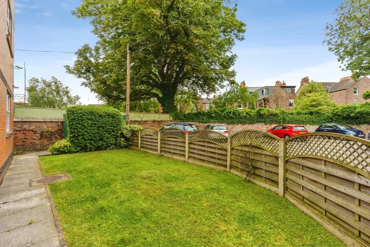 Barlow Moor Road, Chorlton, Manchester, M21, photo 15