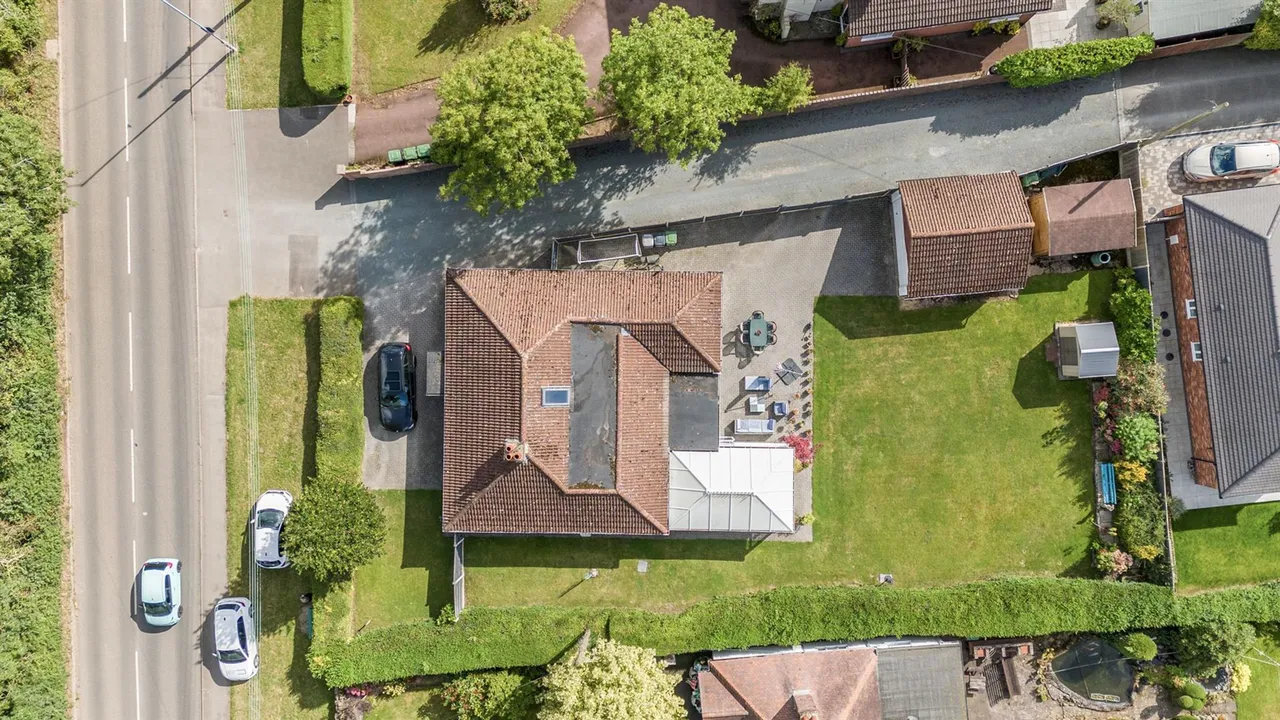 Nuneaton Road, Bulkington, CV12, photo 27