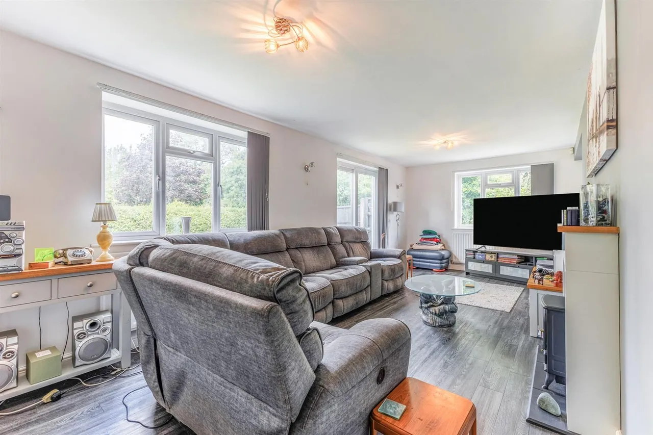 Nuneaton Road, Bulkington, CV12, photo 5