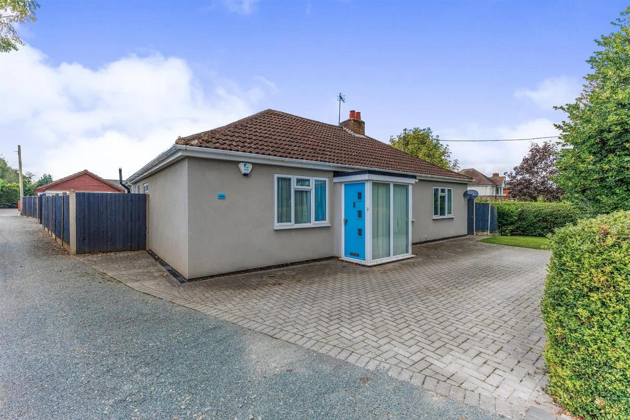 Nuneaton Road, Bulkington, CV12, photo 24