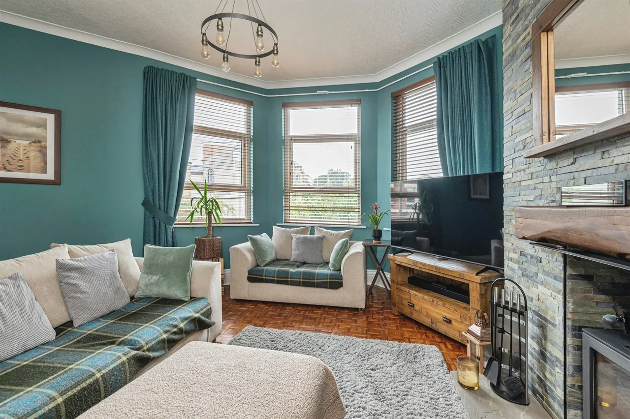 Alverthorpe Road, WAKEFIELD, photo 4