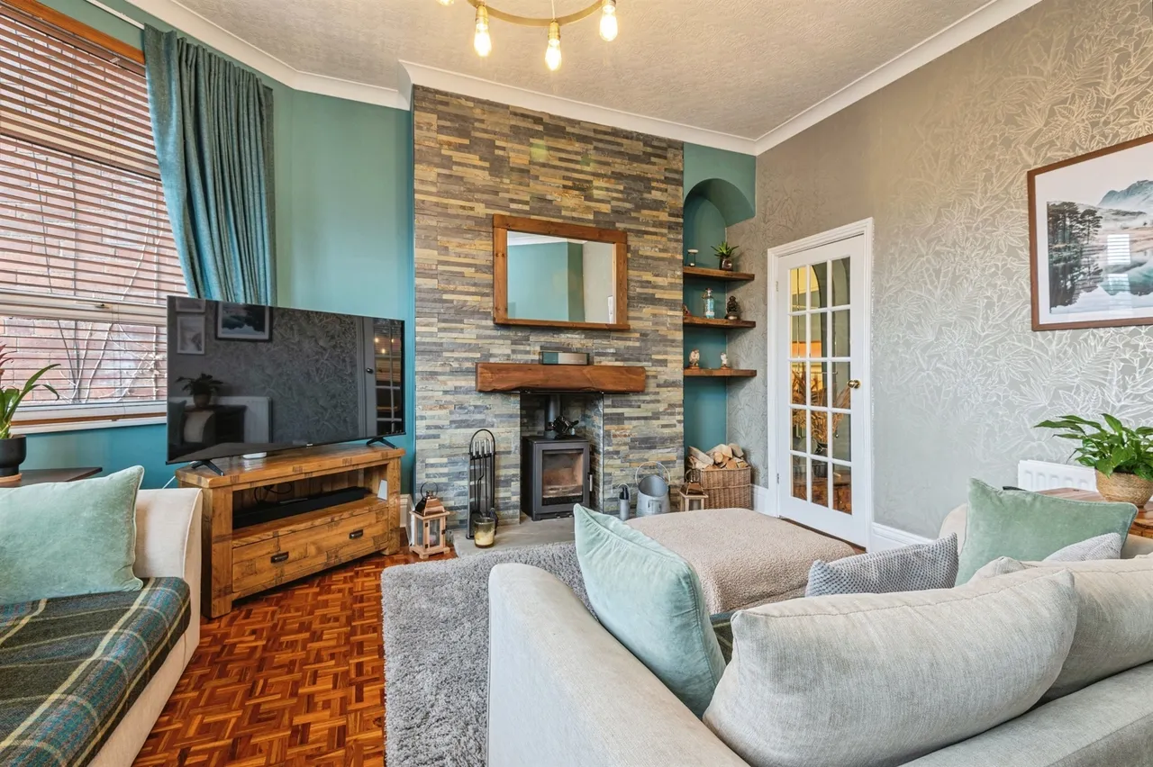 Alverthorpe Road, WAKEFIELD, photo 2