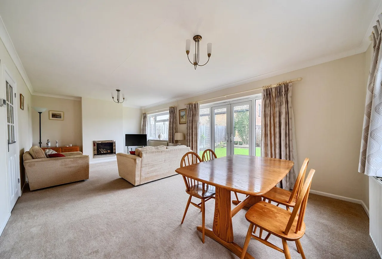 Malleson Road, Gloucestershire, Gotherington, GL52 9ER, photo 2