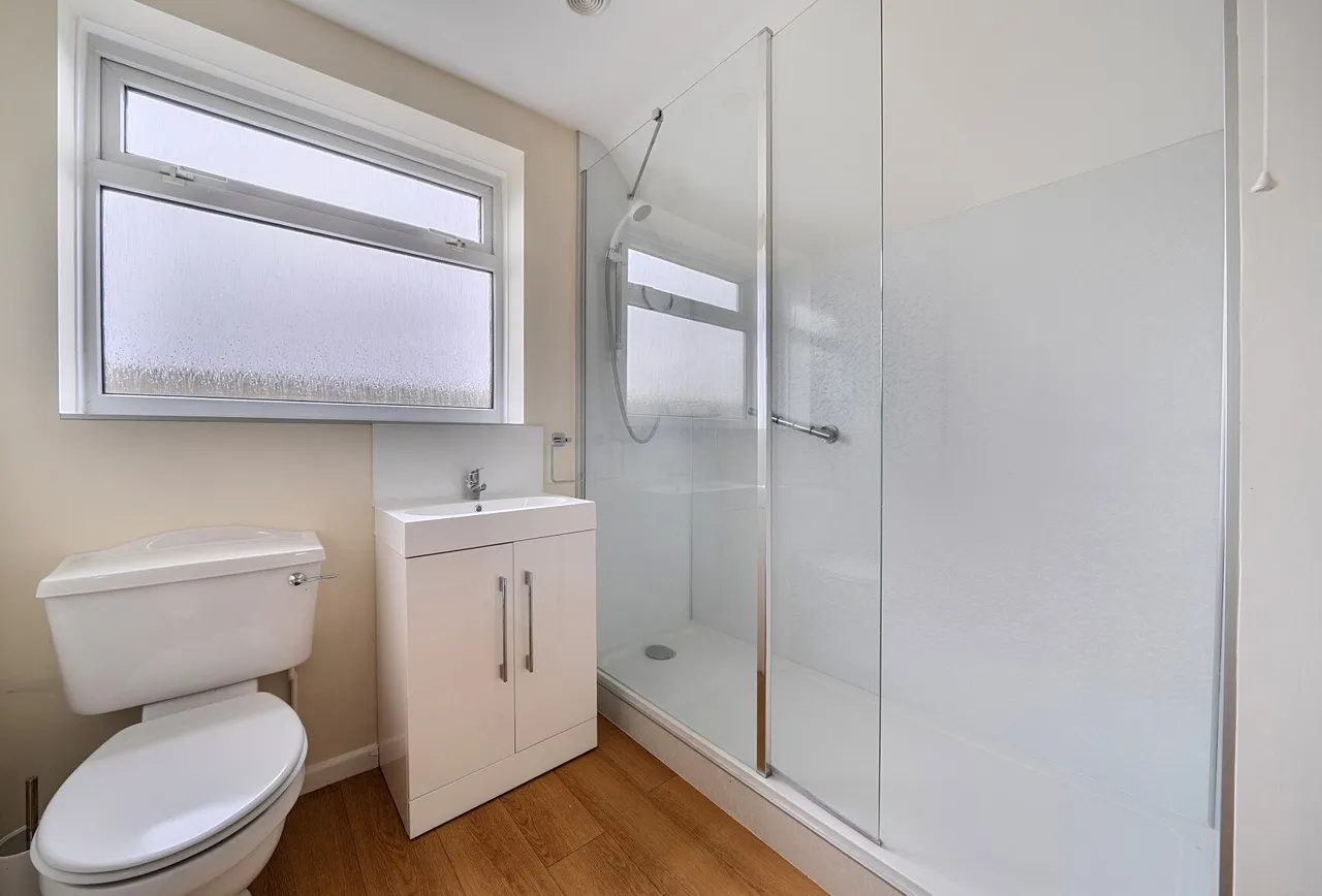 Malleson Road, Gloucestershire, Gotherington, GL52 9ER, photo 5