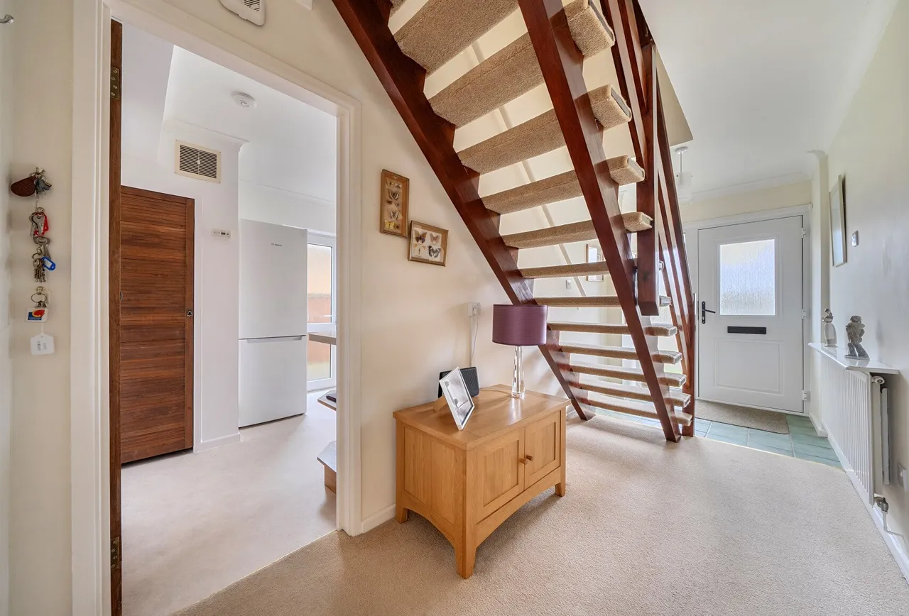 Malleson Road, Gloucestershire, Gotherington, GL52 9ER, photo 4