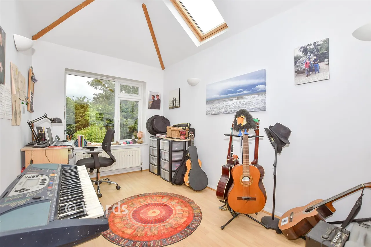Oliver Crescent, Farningham, DA4, photo 12