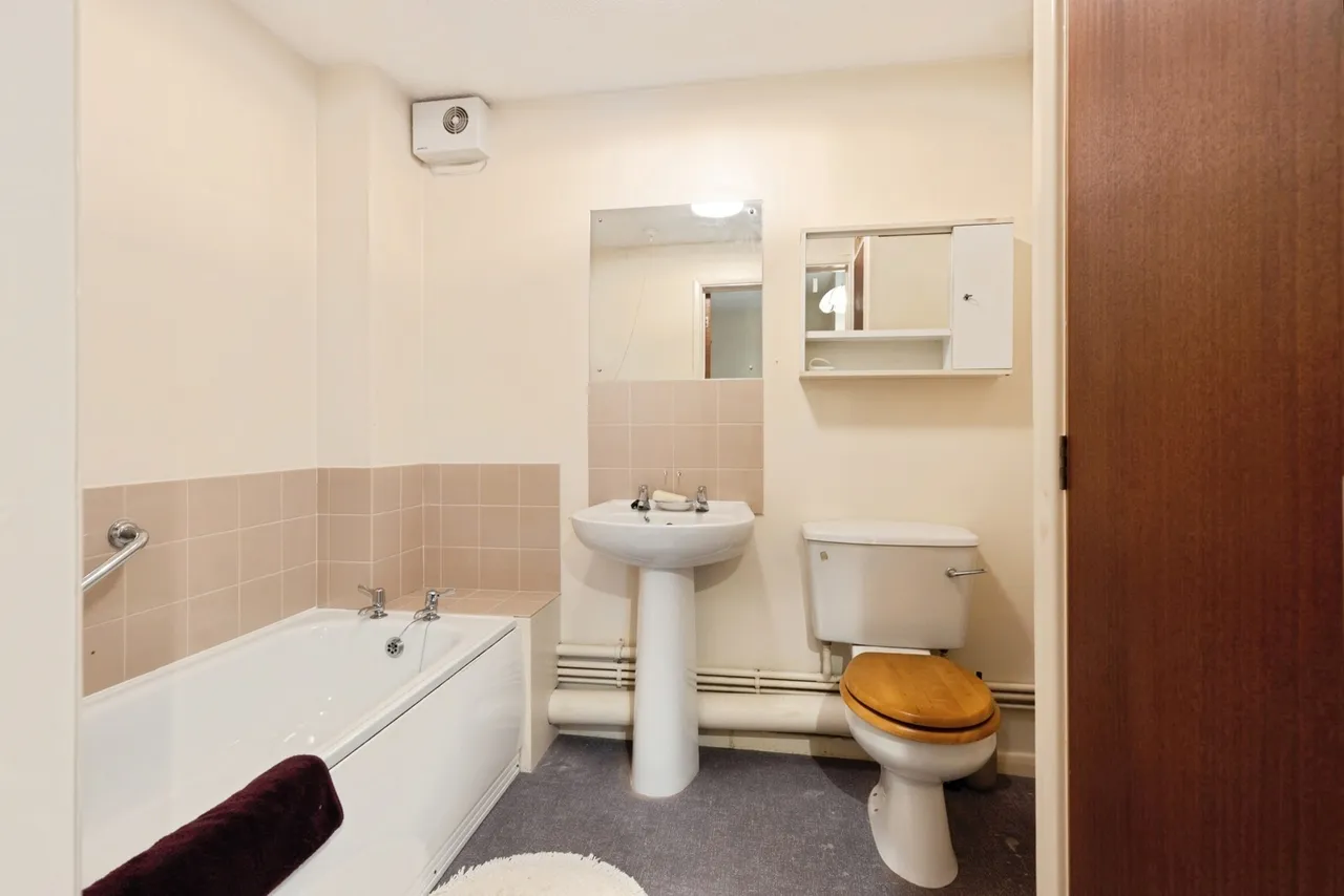 Welland Lodge Road, Cheltenham, GL52, photo 6