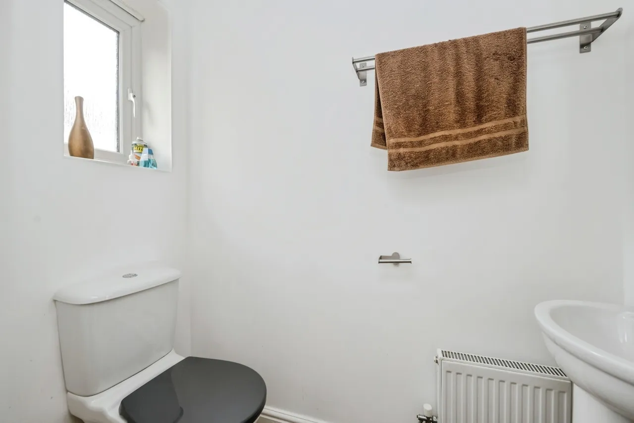 Six Mills Avenue, Gorseinon, SA4, photo 8