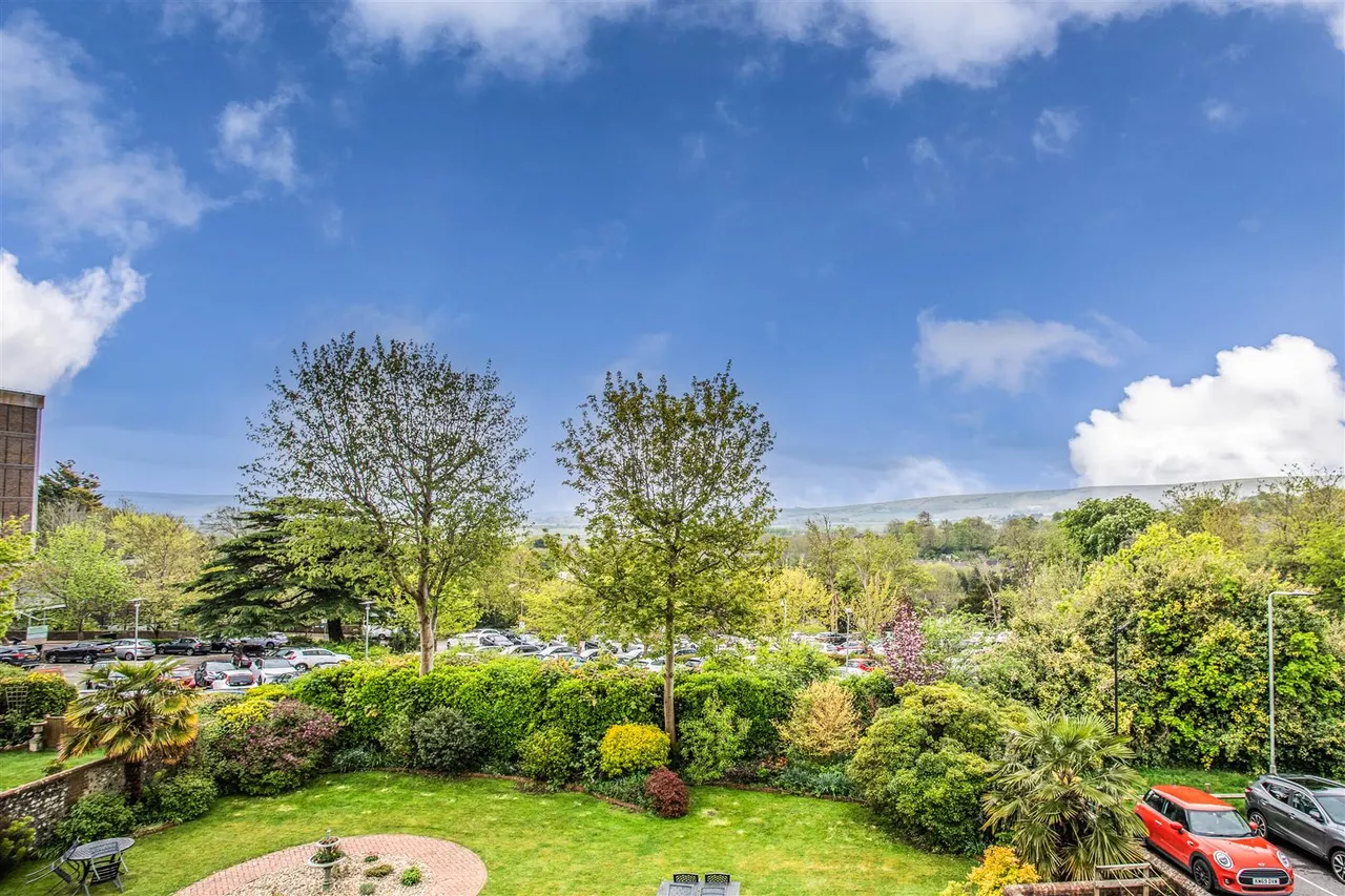 2 bed house for sale — St. Annes Crescent, Lewes, BN7 1SD