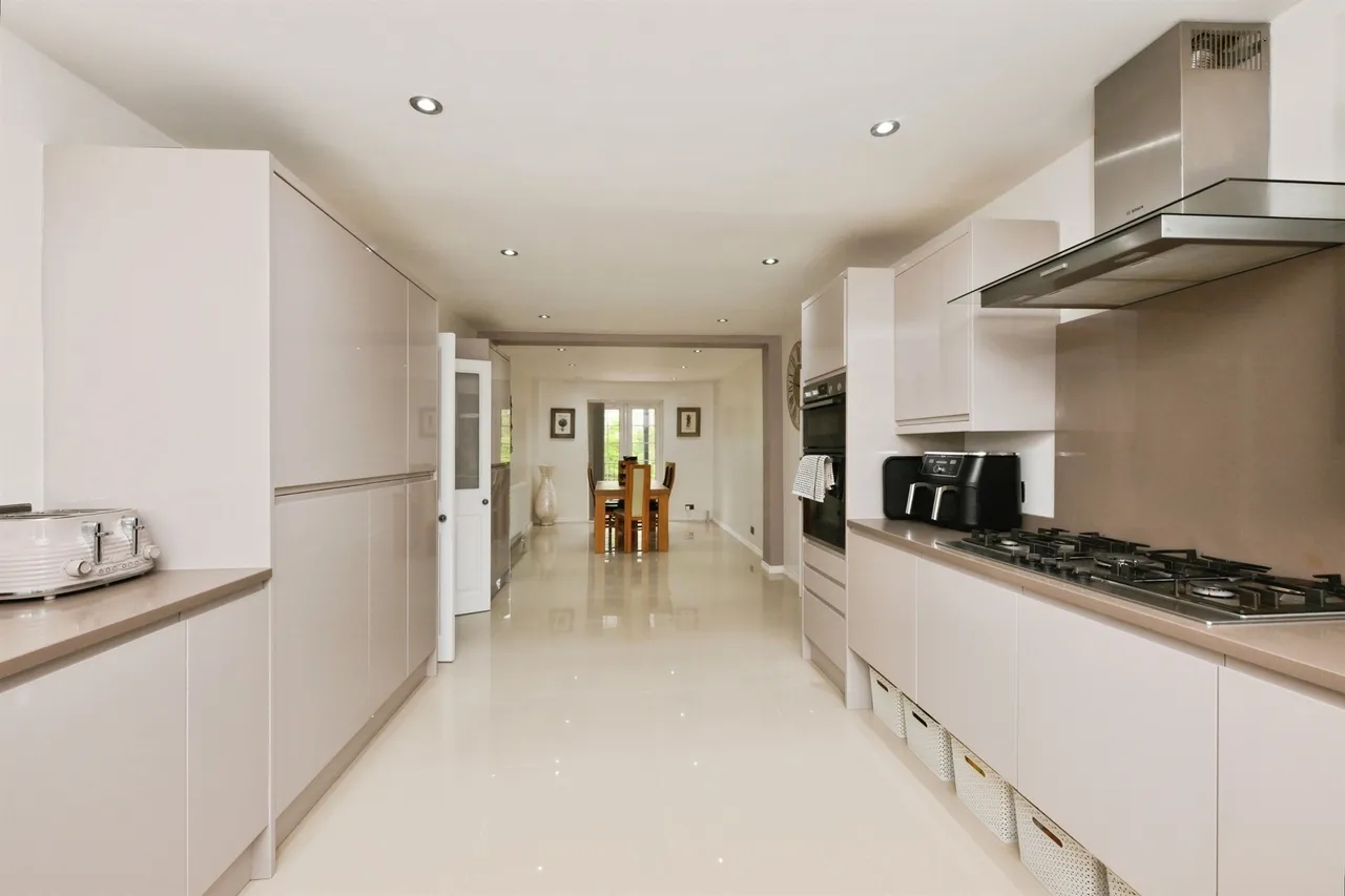 Hamlet Hill, Roydon, Harlow, photo 7