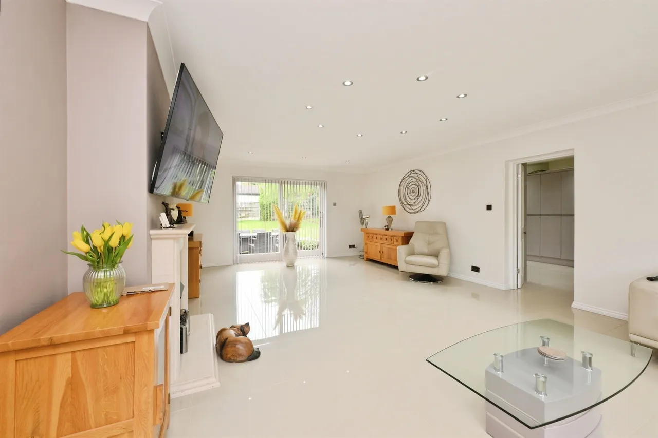 Hamlet Hill, Roydon, Harlow, photo 11