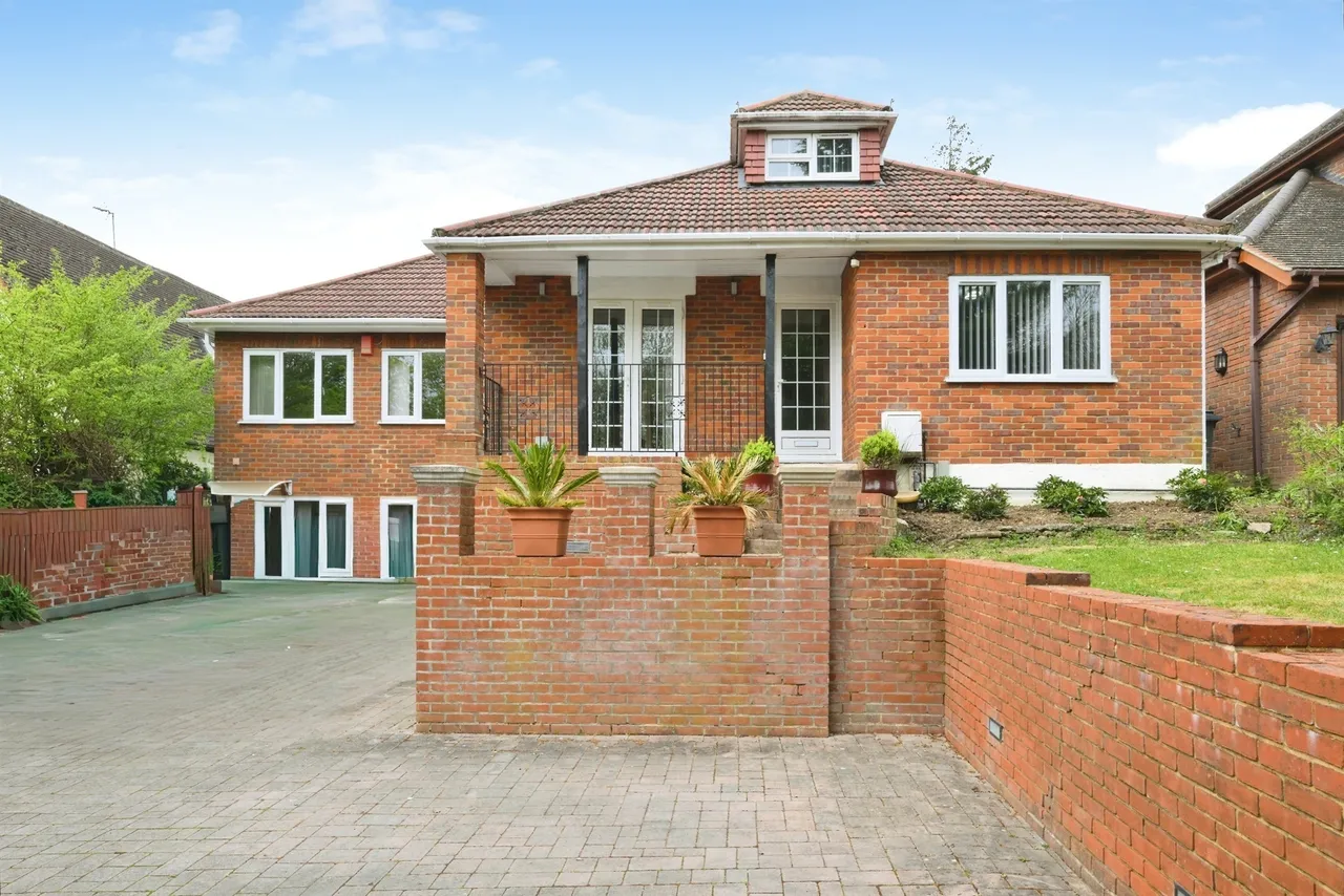 4 bed house for sale — Hamlet Hill, Roydon, Harlow