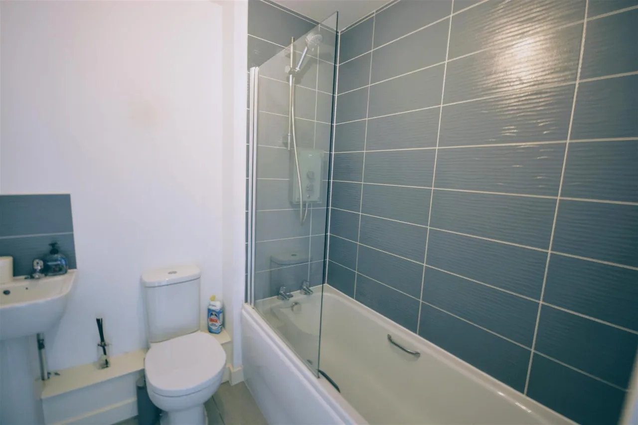 Winter Close, Epsom, Surrey, KT17 1AN, photo 8