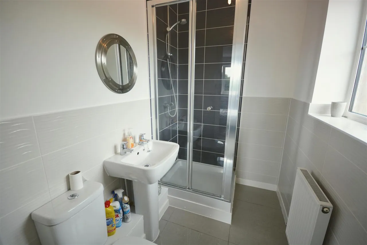 Winter Close, Epsom, Surrey, KT17 1AN, photo 6